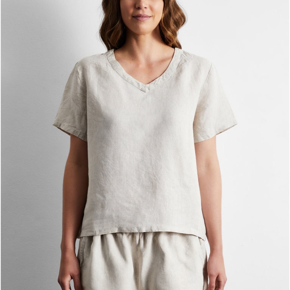 Bed Threads L Linen V Neck Top